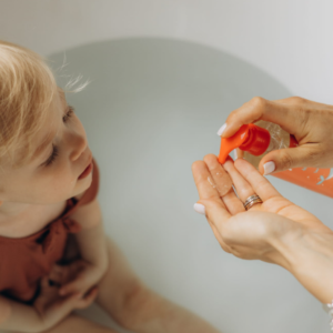 MINI U Naturalny żel do mycia ciała i włosów dla dzieci i niemowląt