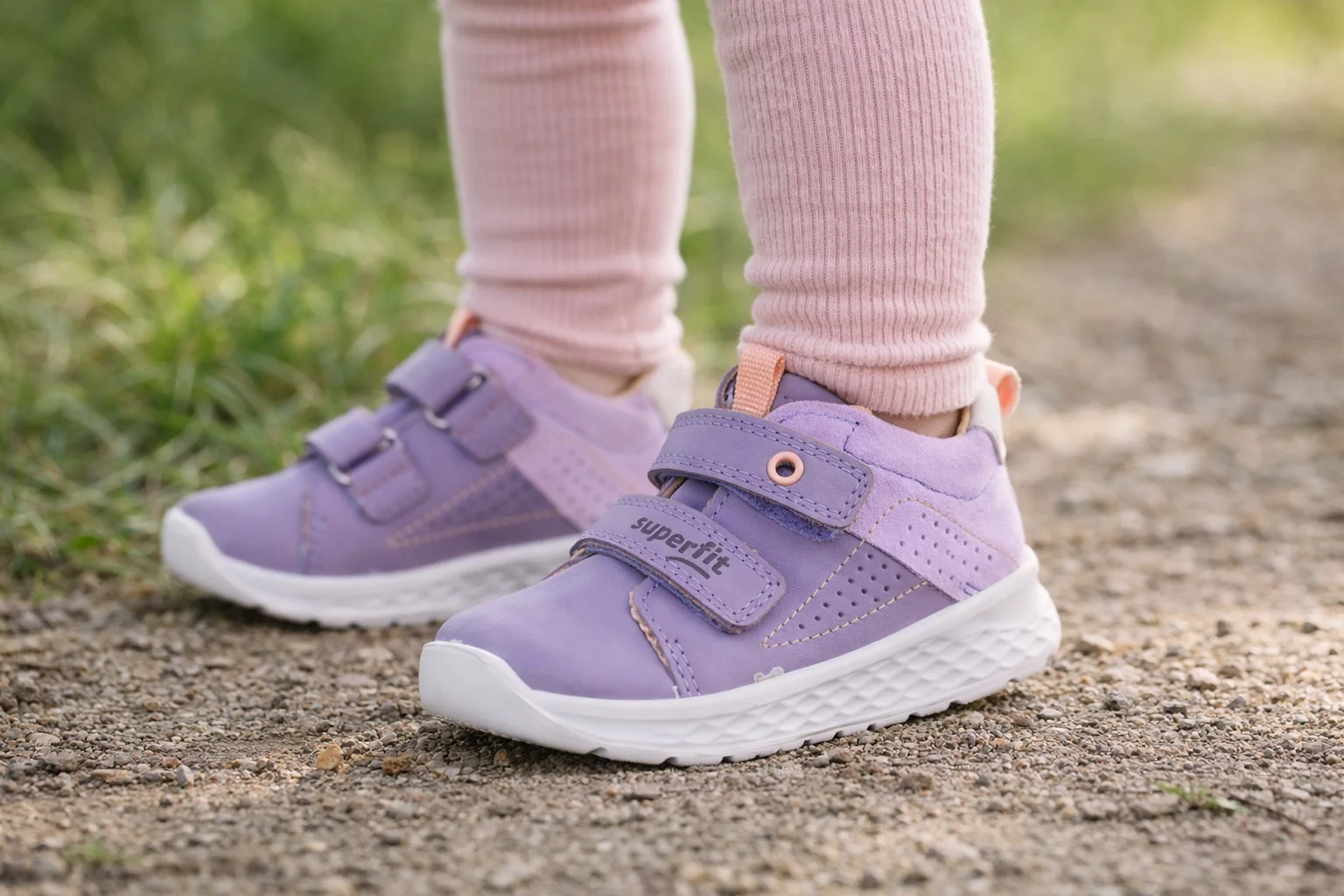 Sneakersy